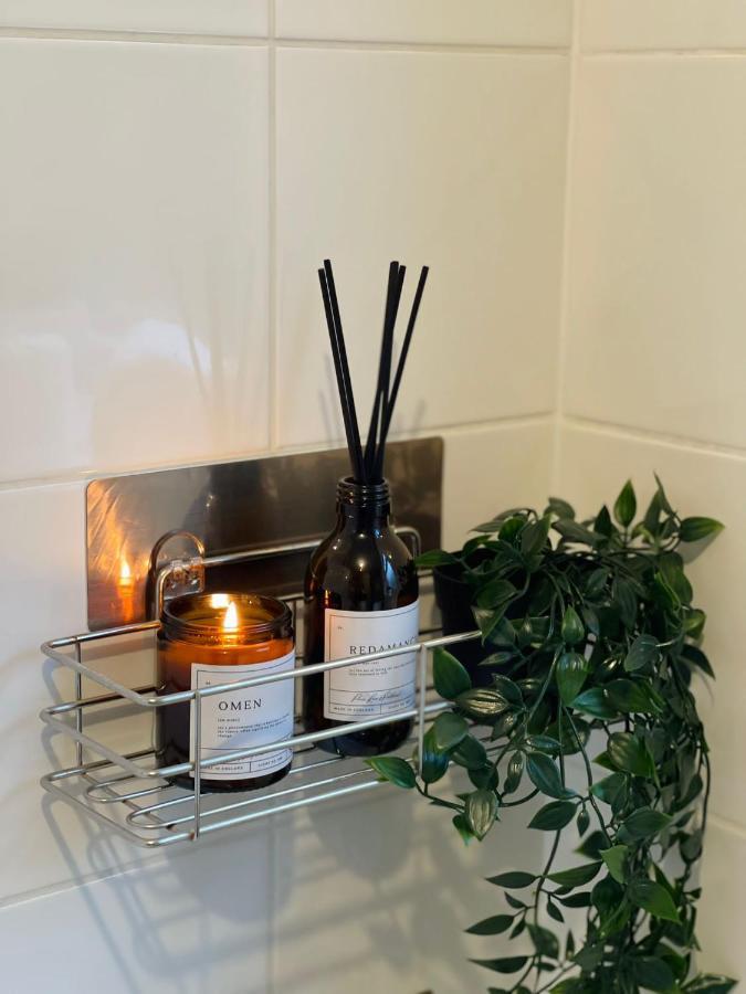 Kist Accommodates - Stylish Headingley Apartment - Parking - 500 Mps Wifi Meanwood Екстер'єр фото