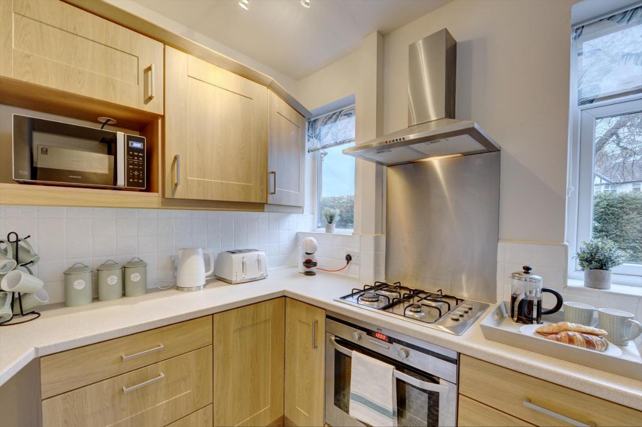 Kist Accommodates - Stylish Headingley Apartment - Parking - 500 Mps Wifi Meanwood Екстер'єр фото